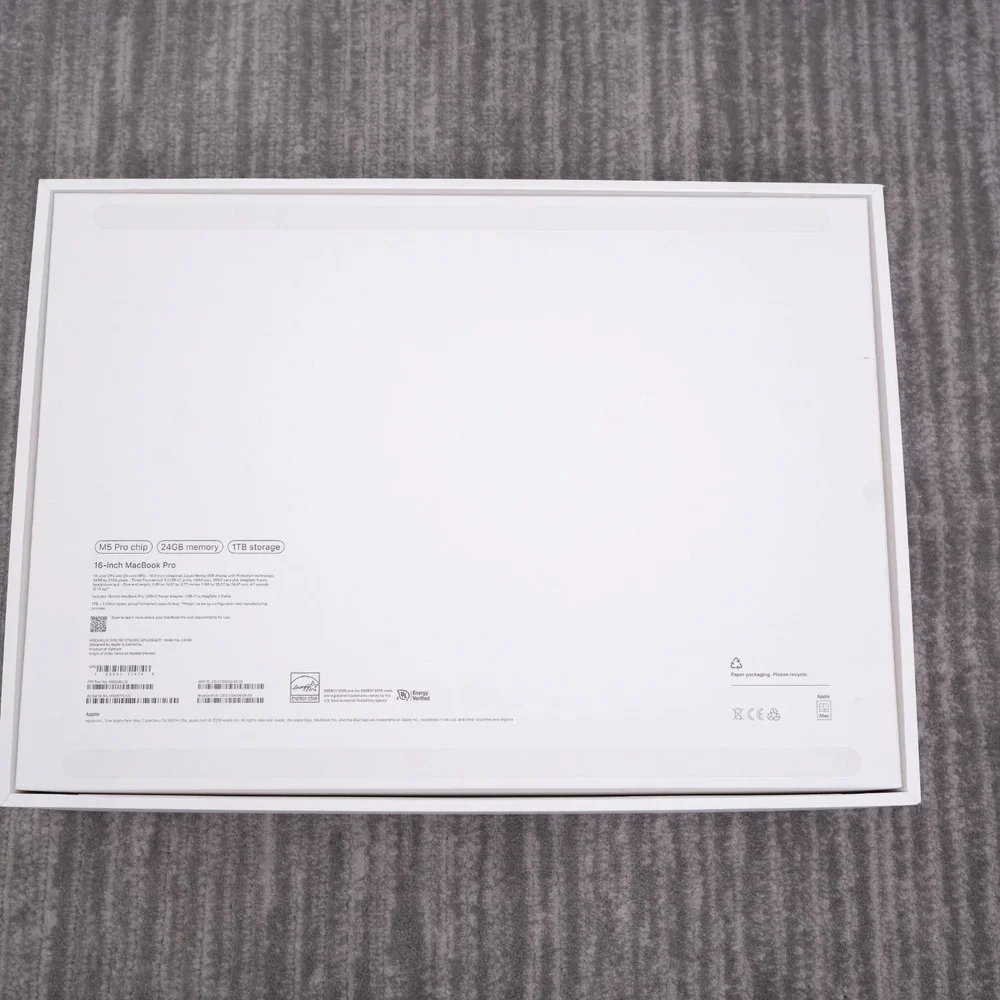 2025 Apple MacBook Pro 16 inch 34 GB 1TB M5 Pro Chip (EMPTY BOX ONLY)